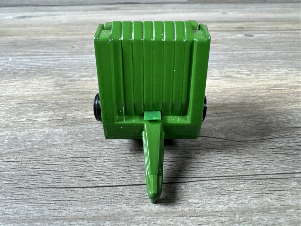 Ertl 1/64 John Deere 566 Round Baler With Plastic Round Bale - Image 4 of 4
