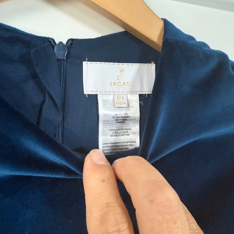 Jacadi 天鹅绒打褶蓝色礼服帽袖优雅设计女孩 12 码 — 第 3/4 张图片