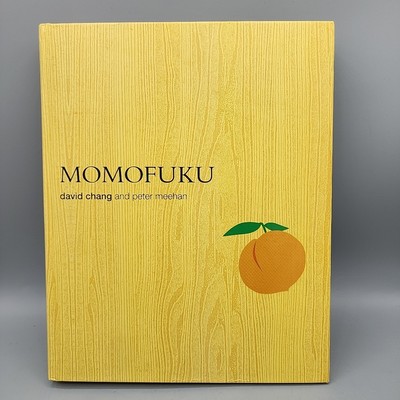 MOMOFUKO David Chang Peter Meehan Restaurant New York City Cookbook 1st Edition