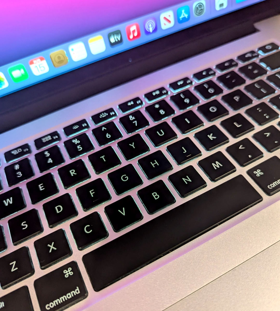 VIDEO - HI END Apple MacBook Pro 15