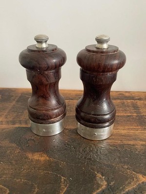 Paar gepunzte Silber & gedrechseltes Holz PFEFFER SALZMÜHLEN MÜHLE London 1979