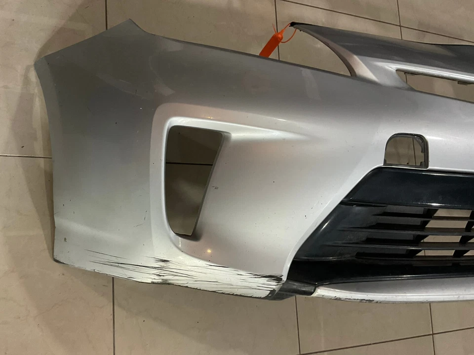 Cubierta de parachoques delantero gris Toyota Prius 2012-2015/enchufable 52119+47510 OEM Foto 2 de 4