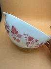 Vintage Pyrex Mixing Bowl Gooseberry Cinderella Pink on White collectible