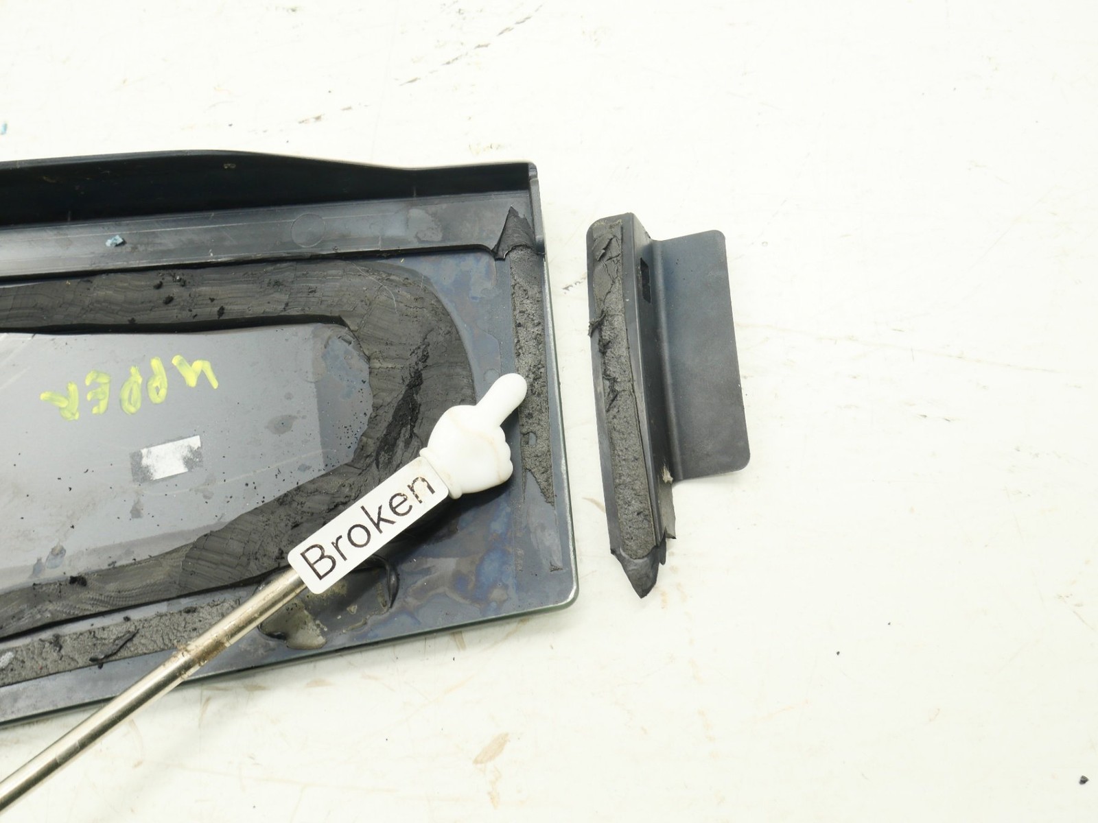 2020-2023 McLaren GT Left Quarter Window Glass Upper Driver LH 722AD271GP OEM