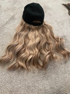 BLACK CAP WITH 15 IN EXTENSIONS QUALITY NWOT HAND WASH EASY STYLE CONVENIENC