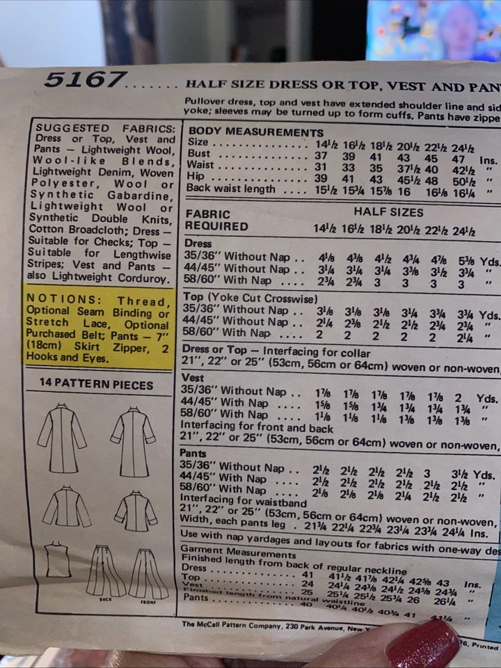 PADRÃO DE COSTURA FEMININO VINTAGE 76 McCALLS 5167 18,5-22,5 corte meio tamanho - Imagem 2 de 3