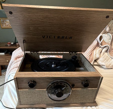 Victrola VTA-72 Brown 3-Speed Bluetooth Turnt...