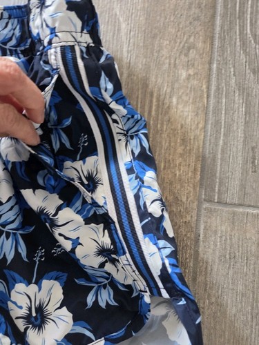 Bañador floral azul oscuro H&M talla grande. Entrepierna 3" - Imagen 4 de 7