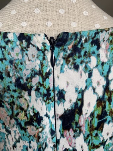 ADRIANNA PAPELL BLUE/GREEN PATTERNED PENCIL STYLE SMART DRESS SIZE 10/12 - Picture 9 of 16