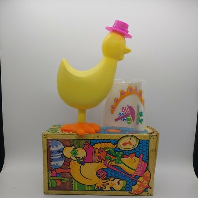 AVON 1971 CLUCK-A-DOO BUBBLE BATH CONTAINER FULL BOTTLE