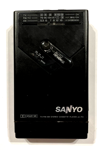 Sanyo JJ-F4 stereo radio cassette player in Japan Dolby FM AM Reverse