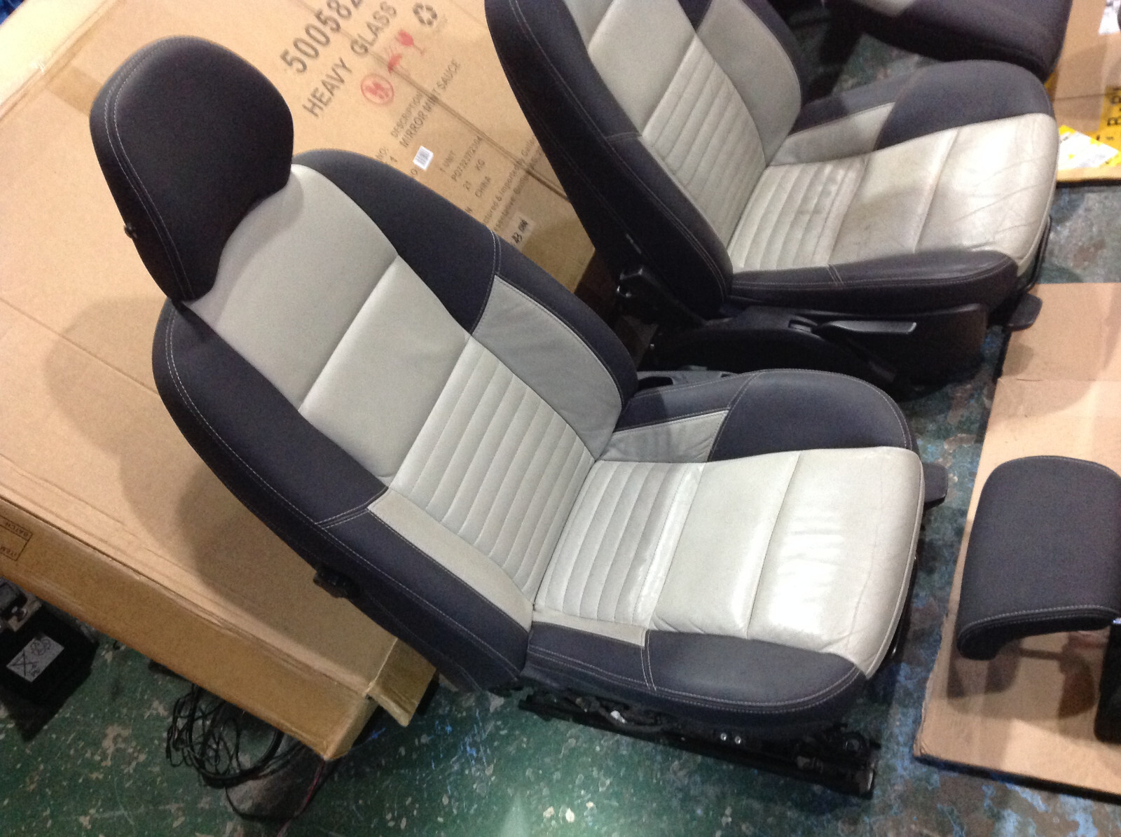 VOLVO V50 R DESIGN FRONT AND REAR LEATHER SEATS SET 20072012 eBay