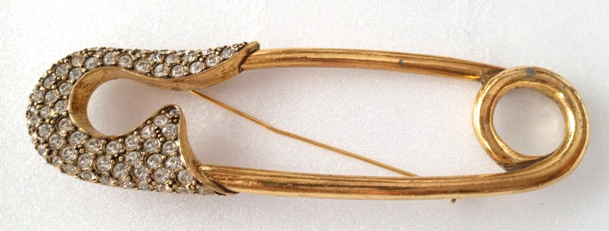 Trésors de Jeanne Vintage 1980s JEANNE Baby Safety Pin Brooch Pave Crystals