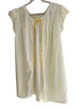 Vintage Dixie Belle Yellow Embroidered Floral Robe Nightgown Womans Size Medium