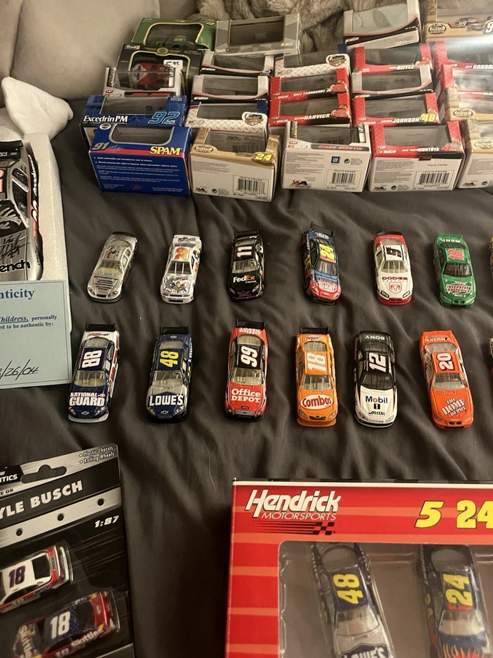 ENORME Lote Diecast Nascar 1/24 1/64 Y 1/87 Excelente Estado Foto 3 de 4