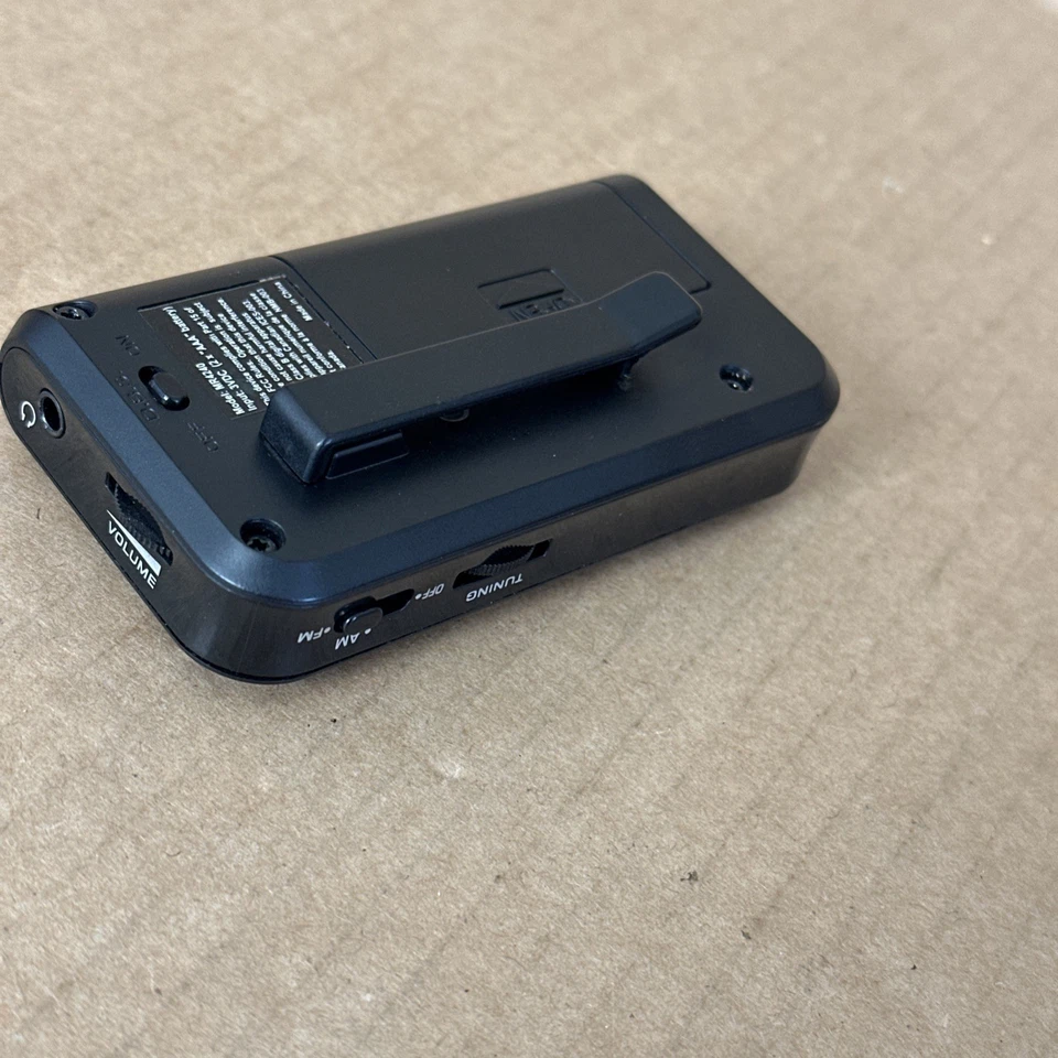 Radio de bolsillo estéreo AM/FM Memorex MR4240 con nuevos auriculares AA/Avis - ¡FUNCIONA! Foto 2 de 4