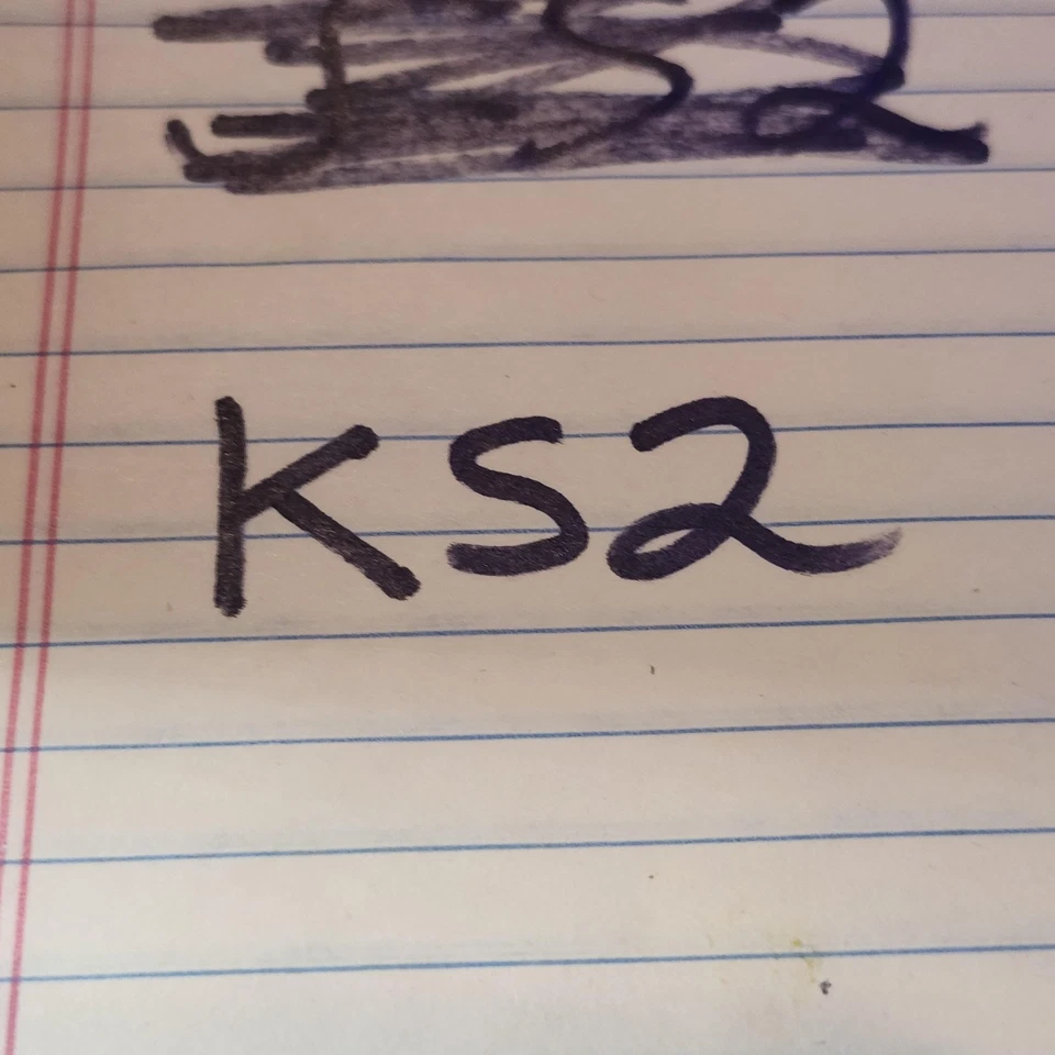 Vintage Masonic Square Compass Lapel Pin Tie Tack Gold Tone Small Freemason KS2 - Image 4 of 4