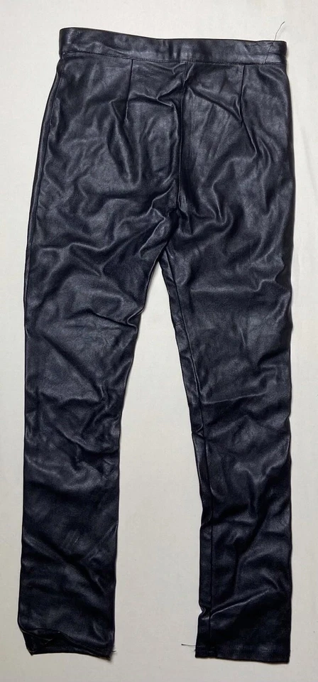 Pantalones de imitación de cuero negros talla 8 de H&M para niñas (1) Foto 2 de 3