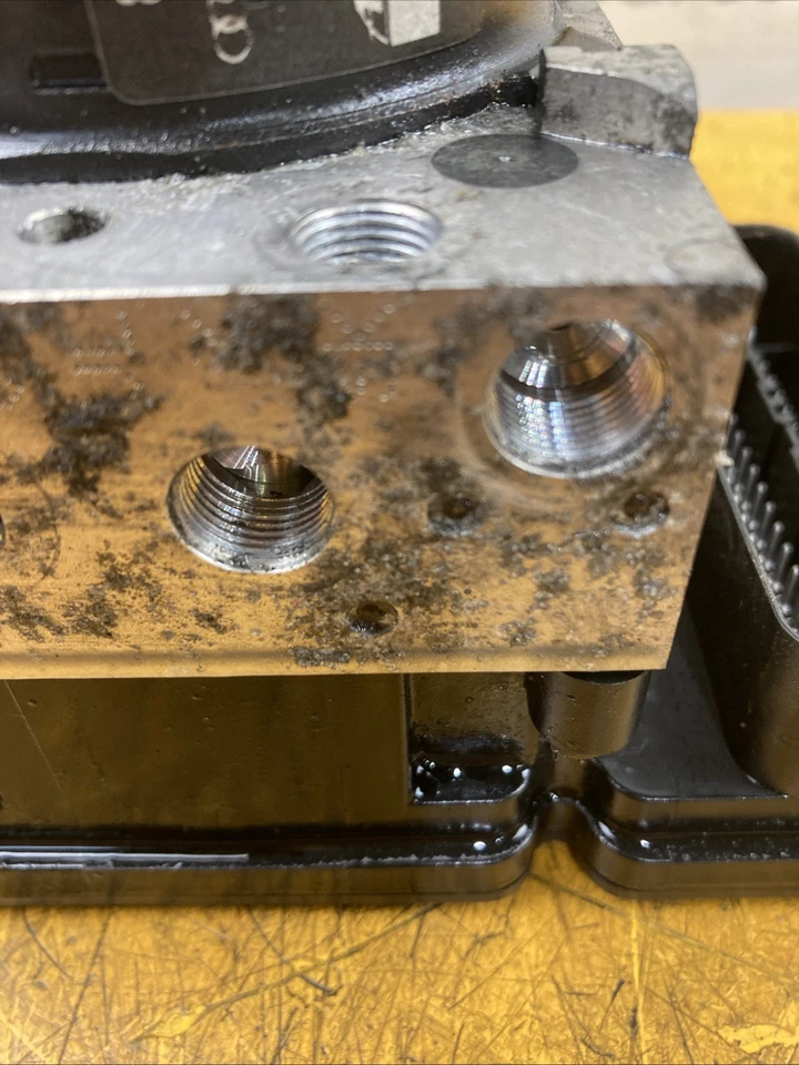 Módulo de control de bomba ABS AUDI TT MK2 8J0614517 06-14 Foto 4 de 4