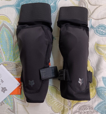 New Medium Fox Launch Knee Guard Pads Black Mountain Biking D3O