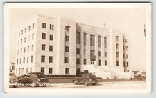 Postal RPPC Brazoria County Court House Angleton, TX coches de colección con placas