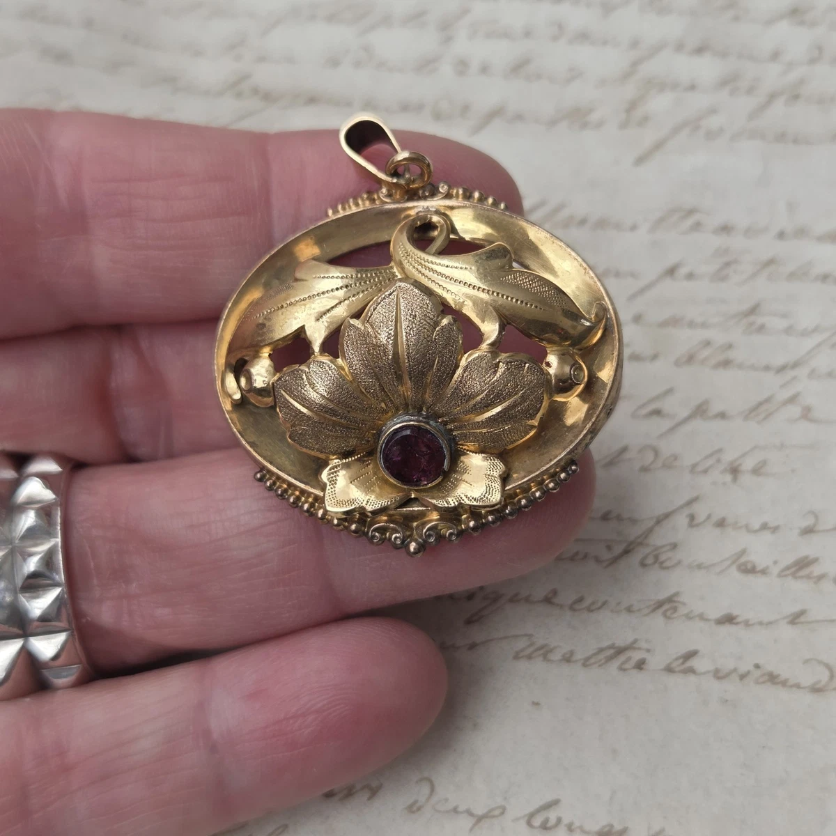 Napoléon III Colliers pendentifs - 47 en vente sur