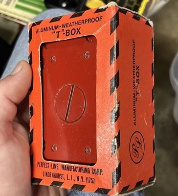 Aluminum Weatherproof ''T''-Box Electrical Outlet Lindenhurst