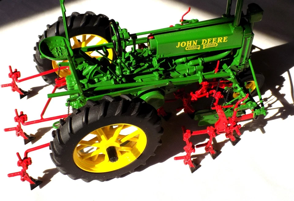 Ertl #5633 Precision Classics #2* ~ The MODEL A TRACTOR w/290 SERIES CULTIVATOR* - Image 4 of 4