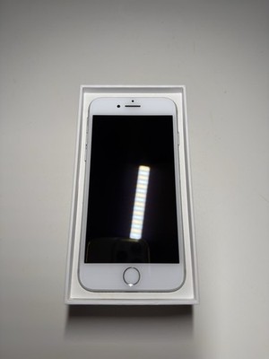 iPhone 7 Silber | 32GB | Top gepflegt + Sticker