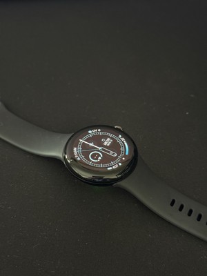 Google Pixel Watch 2 41mm Matte Black Aluminum Case with Obsidian Black Silicone