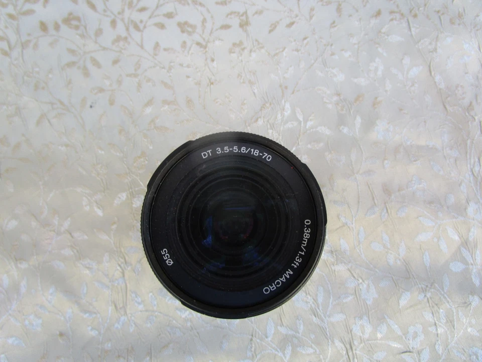 Lente de cámara Sony 55 DT 3,5-5,6/18-70 0,38 m/1,3 pies macro (sin caja) Foto 2 de 4