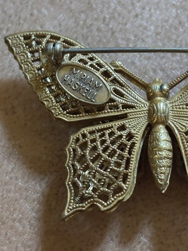 Miriam Haskell Brooch Butterfly Fillagree Layered Signed Gold Toned VINTAGE Pin - Picture 5 of 10
