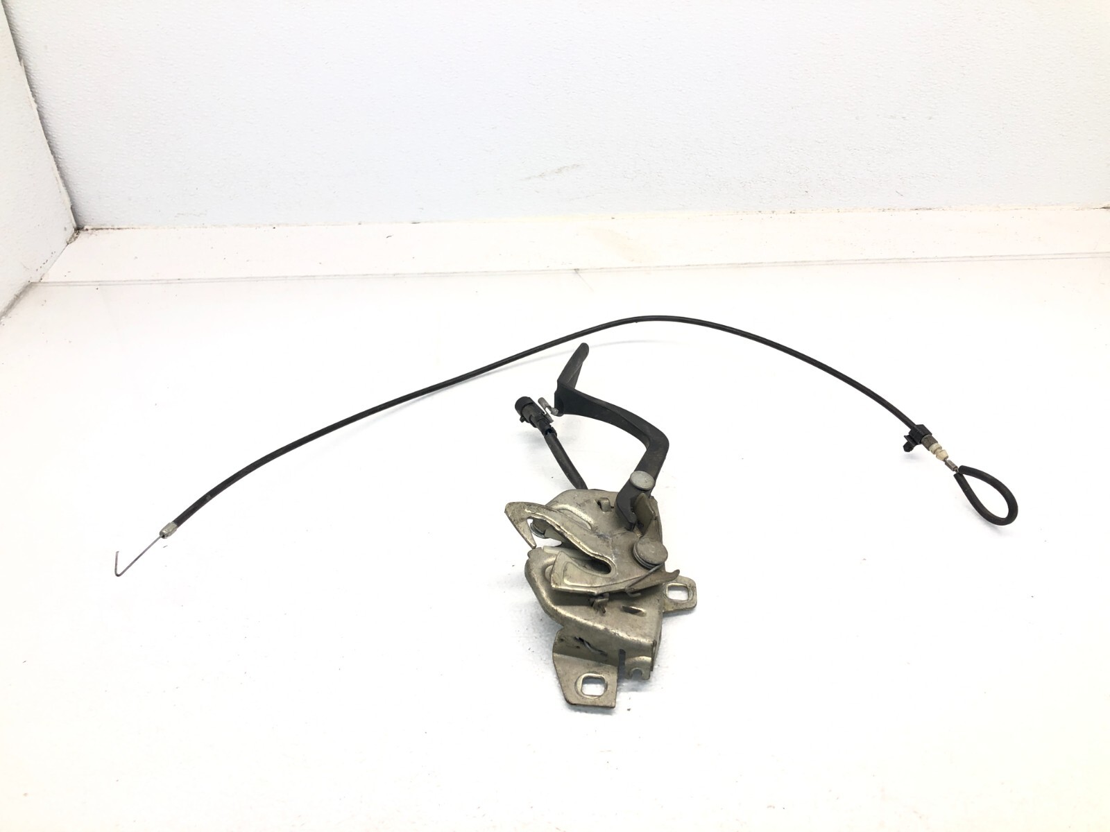 2008-2019 MASERATI GRANTURISMO S M145 HOOD LOCK LATCH RELEASE ACTUATOR OEM