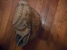 VINTAGE LOUISVILLE SLUGGER H B LSF100 RH GLOVE