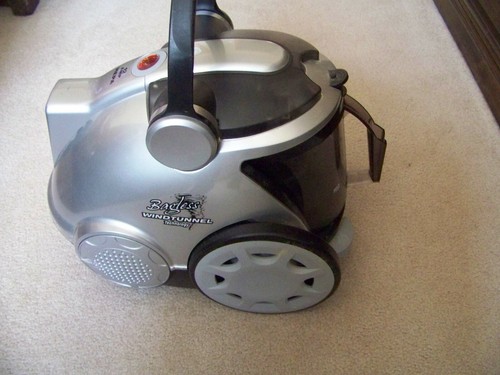 Hoover Wind Tunnel Bagless Canister 
