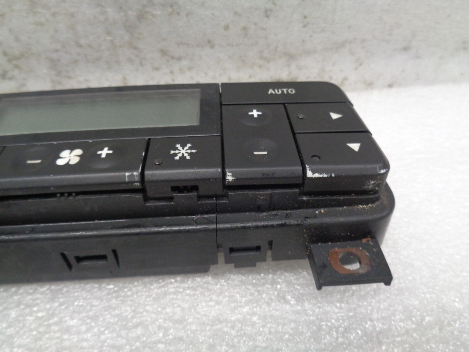 2004-2008 Maserati Quattroporte HVAC Heater AC Rear Climate Control OEM AK221069