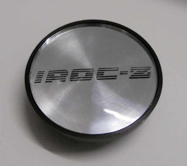 8890 NEW CAMARO IROCZ WHEEL CENTER HUB CAP 89 1988 1989 ONE SINGLE