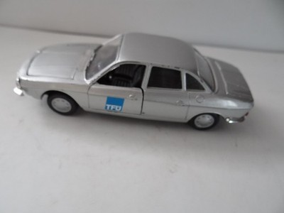GAMA RO 80 2-SCHEIBEN NSU WANKEL MOTOR SILBER MODELLAUTO 1:43 SAMMLER MODELL
