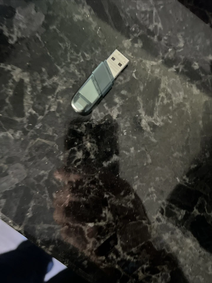 SanDisk Ixpand Flash Drive Flip 64 Gb  - Image 3 of 4