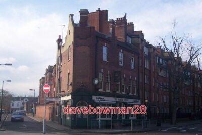 PHOTO  THE ROSE AND CROWN PUBLIC HOUSE WALWORTH  ON THE JUNCTION OF WADDING STRE