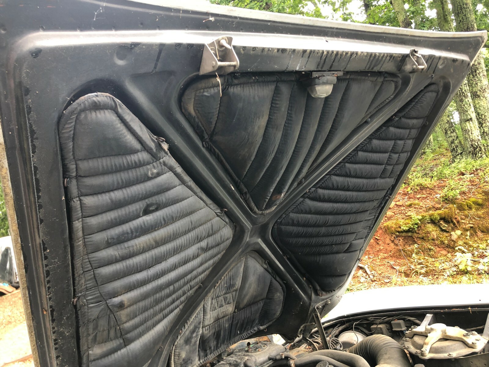CORNICHE ROLLS ROYCE SHADOW HOOD PADS, BENTLEY. PARTING OUT COMPLETE RUNNING CAR