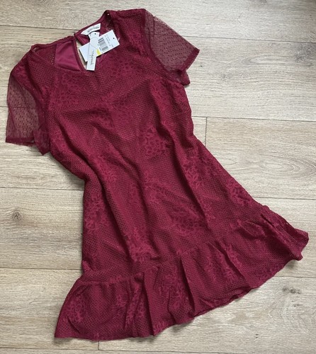 Encantador Elegante Rojo Cereza Elástico Forrado Encaje Mini Vestido Mangas Transparentes Dobladillo con volantes - Imagen 7 de 8