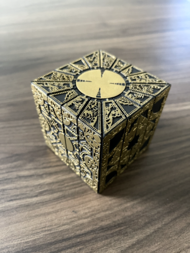 Rechargeable sound Automatic move Hellraiser Cube Puzzle Box  Lament Terror Film - Picture 1 of 6