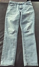 EUC Levi's Women's 721 High Rise Skinny Medium Wash Jeans Size 29