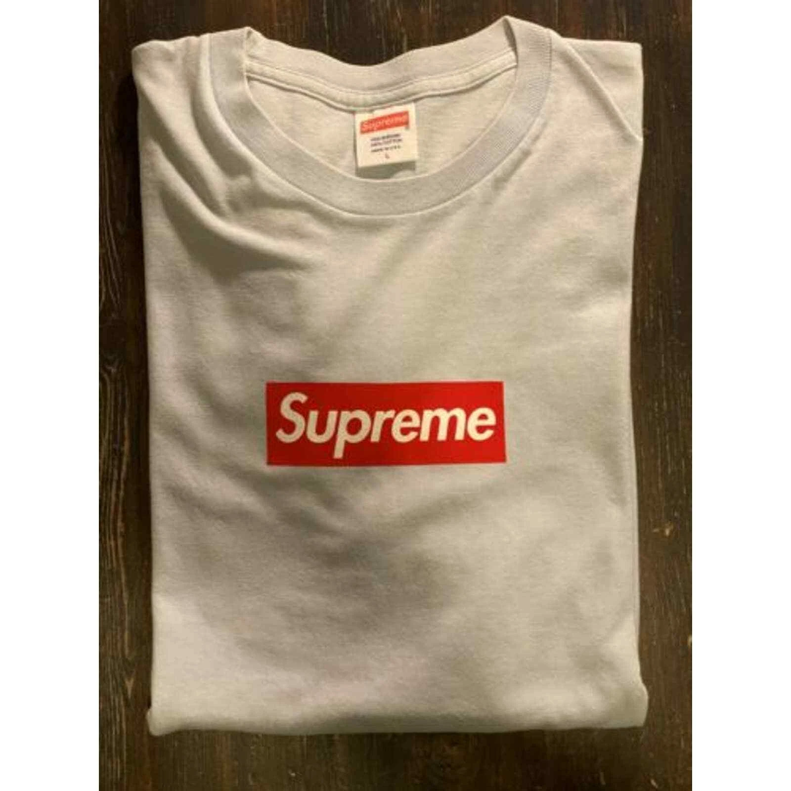 T shirt logo Supreme 20th Anniversary Box 