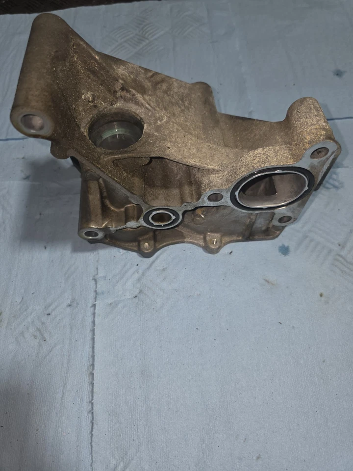 Soporte bomba agua Honda Civic 2,0 L Foto 4 de 4