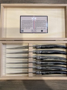 Set of 6 French Laguiole handle steak knives Read Description