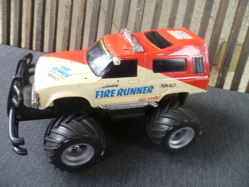 Vintage RC Nikko Toyota Fire Runner Auto - Bild 2 von 4