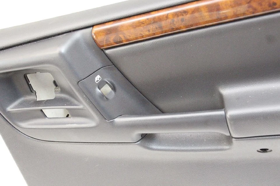 Revestimiento puerta trasera derecha Jeep GRAND CHEROKEE 1 ZG QX88SAZAA 01-1998 Foto 2 de 3