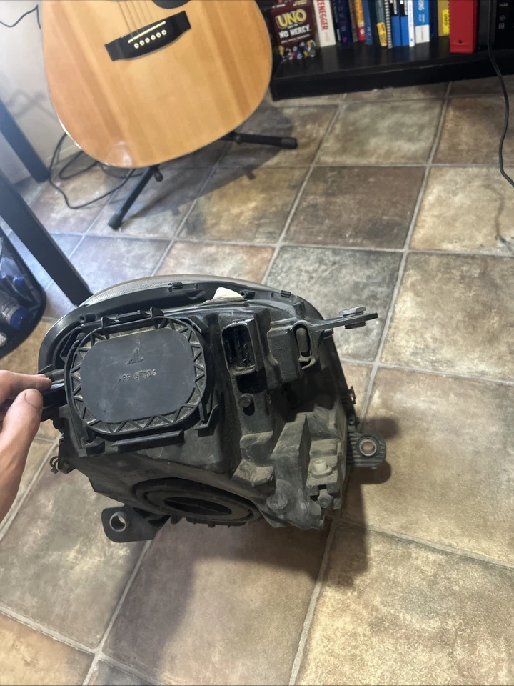 11-16 Mini Cooper Countryman Left Driver Side Halogen Headlight 9801035-04 - Image 4 of 4